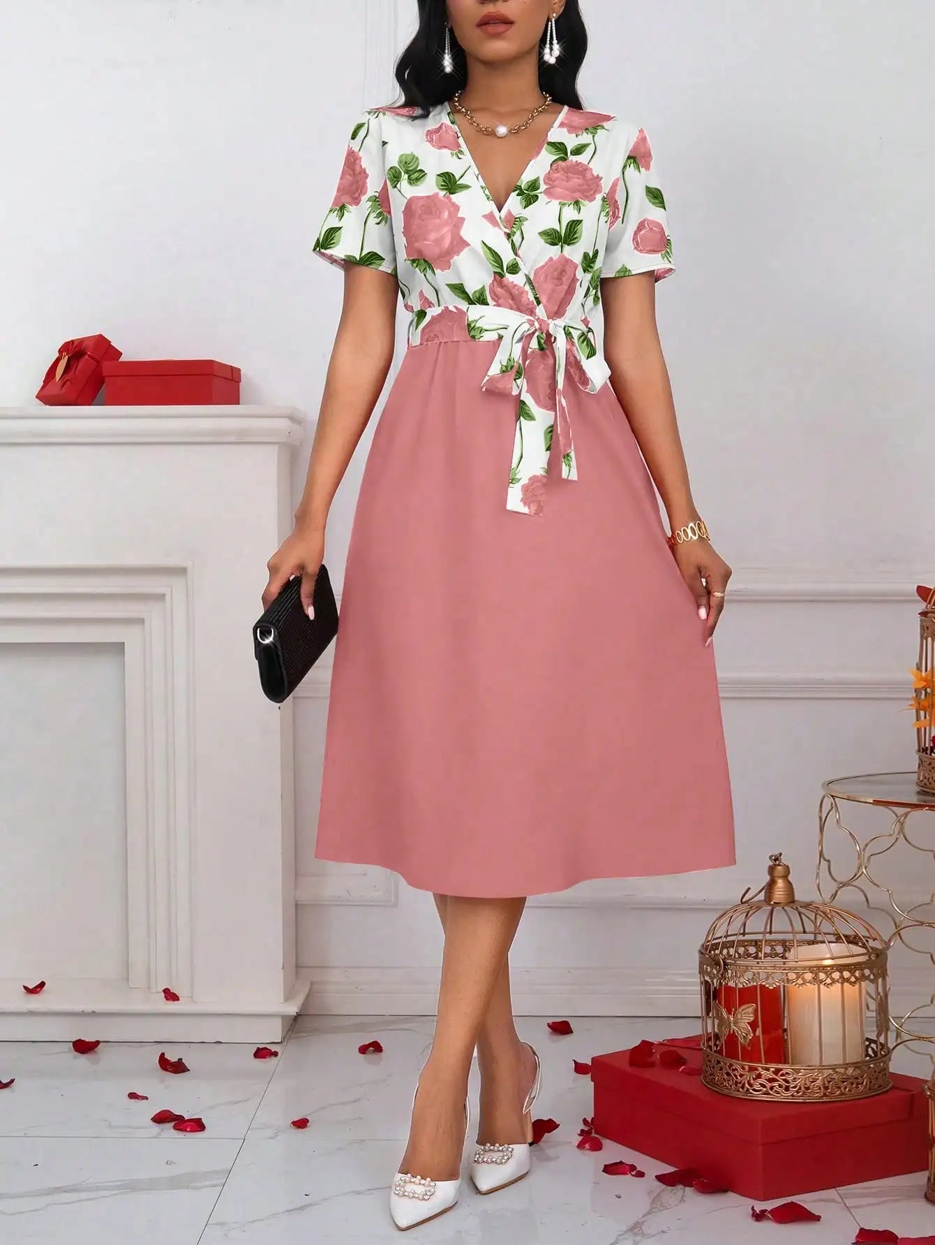 Robe Midi Fleurie Femme – Col V, Taille Nouée et Coupe Trapèze Élégante